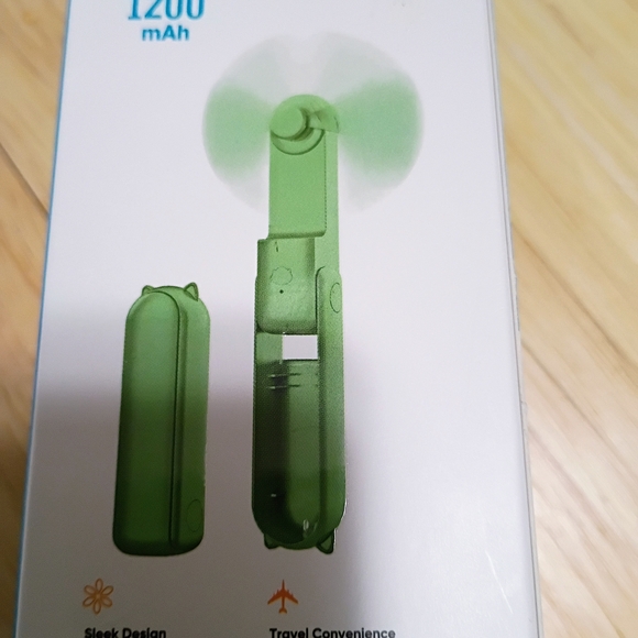 Green Mini Fan and Powerbank - Picture 2 of 3
